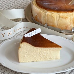 BASQUE BURNT CHEESE CAKE