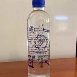 ศูนย์แสดงสินค้าและจำหน่ายผลิตภัณฑ์นักเรียน