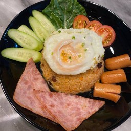 คนหน้าไข่ เลียบด่วนประชาอุทิศ