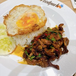 กะเพราเป็ดย่าง ไข่ดาว