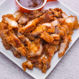 สามชั้นทอดน้ำปลา