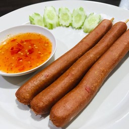 ไส้กรอกพริกเจ เสียบไม้ทอด (รสเผ็ด)