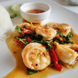 ข้าวผัดกะเพรากุ้ง