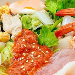 สุกี้น้ำรวมมิตร(หมู,ไก่,ทะเล)