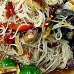 ยำแซ่บบติดปากอร่อยติดใจ อาหารตามสั่ง(ราษฎร์บูรณะ37)