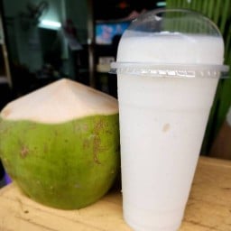 น้ำมะพร้าวปั่นนมสด ตากสิน18