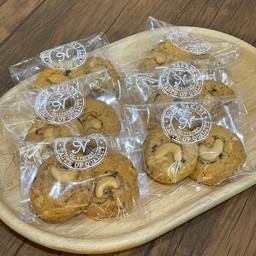 CHOCOLATE-CHIP COOKIES