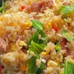 ข้าวผัดแหนม