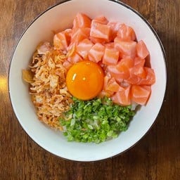 ข้าวหน้าแซลมอนไข่ดอง