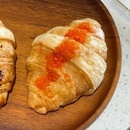 ครัวซองต์ - ไข่เค็มลาวา