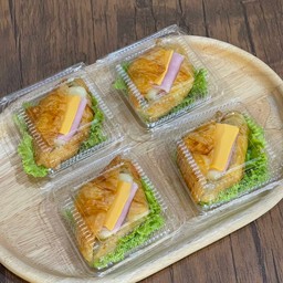 Ham and cheese croissant