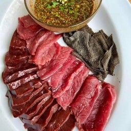 ซอยจุ๊เนื้อเเจ่วขม