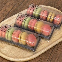 Assorted macaron