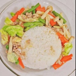 ผัดผักรวมน้ำมันหอย (กับข้าว)