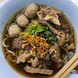 ก๋วยเตี๋ยวแชมป์ บ้านหนองพลวงมะนาวน้อย