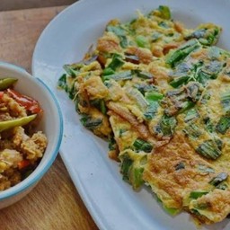 ข้าวไข่เจียวกุยช่ายน้ำพริก