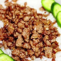 ข้าวหมูสับกระเทียม