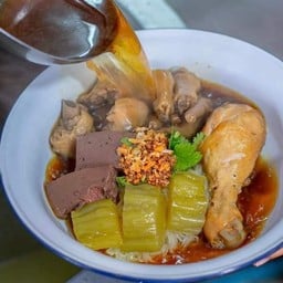 ก๋วยเตี๋ยวไก่ตุ๋นมะระ (ธรรมดา)