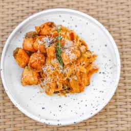 Salmon Tomato Mushroom Pasta