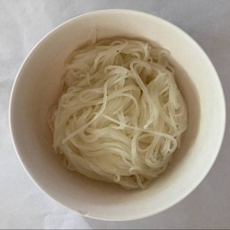 เส้นเล็กลวก