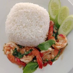 กะเพรากุ้งราดข้าว