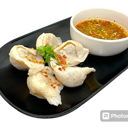 เกีี๊ยวปลาลวกจิ้ม