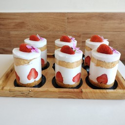 สตอเบอรี่ช๊อตเค้ก