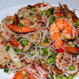 ยำขนมจีนทะเล