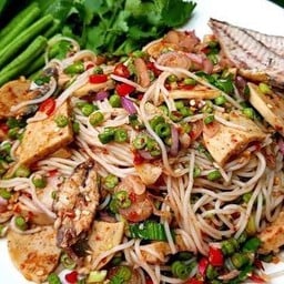 ยำขนมจีน