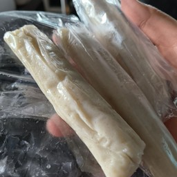 ไข่หมึกแท่งลวก จำนวน 4 แท่ง