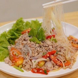 ยำวุ้นเส้นหมูสับ