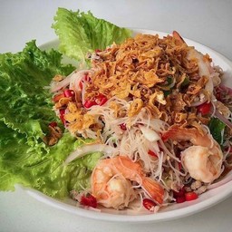 ยำหมี่บ้านเพื่อนไลน์