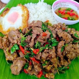 กระเพรา เครื่องในไก่