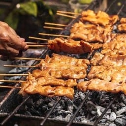 ข้าวเหนียวหมูปิ้ง