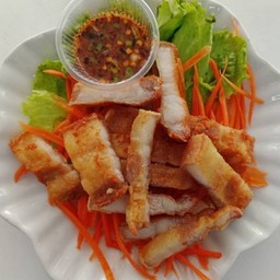 สามชั้นทอดน้ำปลา