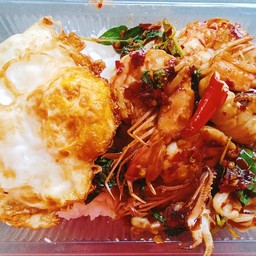 ข้าวกระเพรากุ้ง