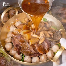 เกาเหลาหม้อไฟรวมเนื้อ พรีเมี่ยม