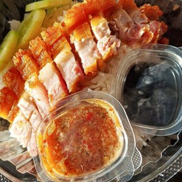 ข้าวหน้าหมูกรอบจิ้มซีฟู้ด(เก็บคูปองรับส่วนลด)