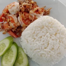 กุ้งทอดกระเทียมราดข้าว