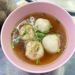 ลูกชิ้นหมูลวก 4 ลูก