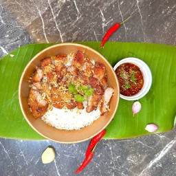 ปันปันข้าวหมูทอด สุรินทร์