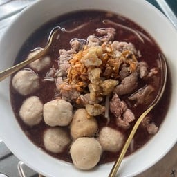 ก๋วยเตี๋ยวโกเด้งโฮเด้ง น้องปังปอนด์ ศาลากลาง