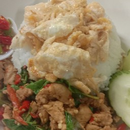 ผัดกระเพราต่างๆ+ไข่ข้น