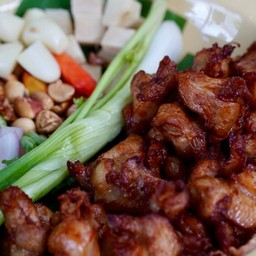 แหนมเอ็นข้อไก่ทอด