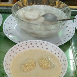 น้ำเต้าหู้บัวลอย