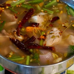 ต้มยำไก่ใบมะขามอ่อน