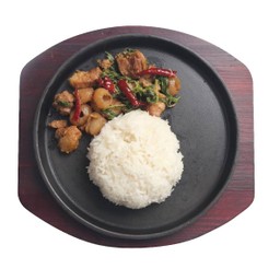 กะเพราพริกแห้งหมูตุ๋นลำไย ราดข้าว