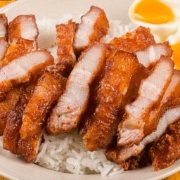 นายเต้ย😎ข้าวหมูสามชั้นทอดรสเด็ด🐷