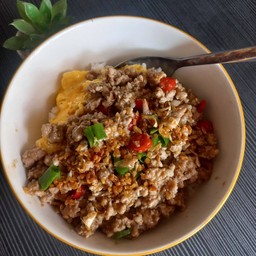 ผัดพริกเกลือราดข้าว