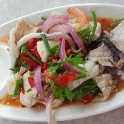 ยำหมูนุ่ม